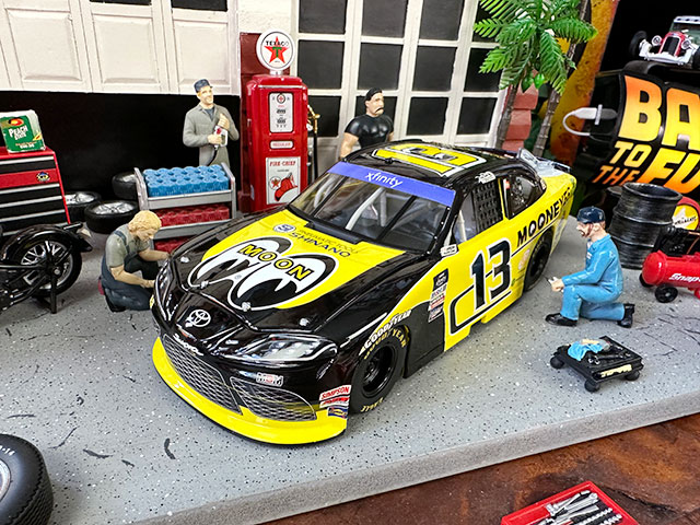 LIONEL×ムーンアイズ NASCAR トヨタ スープラ ムーンアイズ