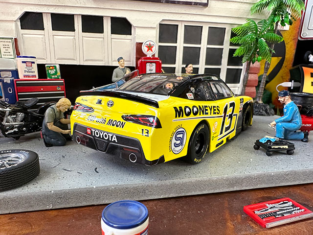 LIONEL×ムーンアイズ NASCAR トヨタ スープラ ムーンアイズ