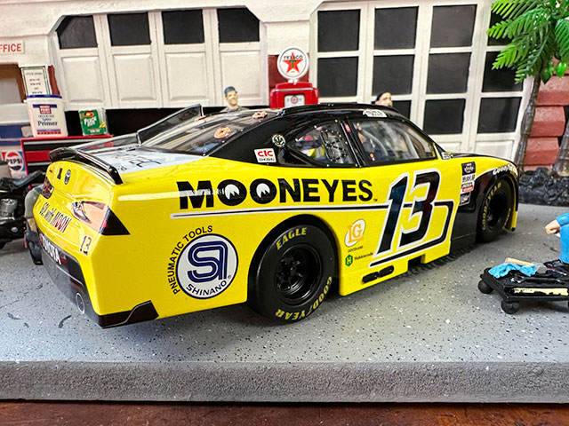 LIONEL×ムーンアイズ NASCAR トヨタ スープラ ムーンアイズ