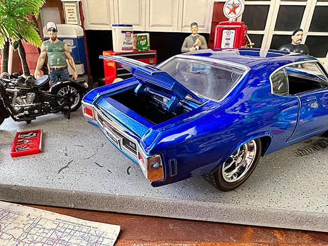 Jada　1970年　シボレー　シェベルSS　ダイキャストミニカー　1/24スケール　（ブルー/ホワイトストライプ）　■　アメリカン雑貨