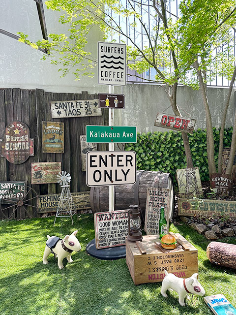 ハワイのトイレ案内看板　（男女共用）　■　アメリカン雑貨　アメリカ雑貨 |  | 03