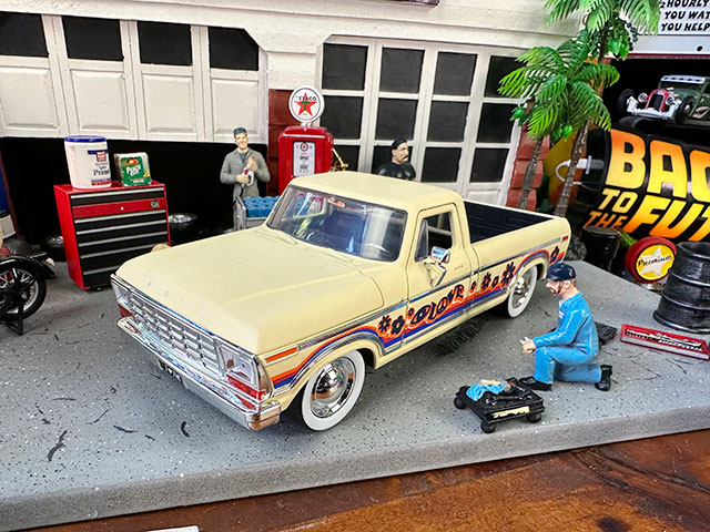 Jada I LOVE THE 70's 1979年 フォード F-150 ダイキャストミニカー 1/24スケール （フラワームーブメント）  ヒッピーカルチャー : 310365 : アメリカン雑貨専門店キャンディタワー - 通販 - Yahoo!ショッピング