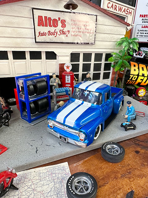 1956年フォード　F-100　ピックアップ　ミニカー　タイヤ＆ホイールセット付き　1/24　（メタリックブルー/レーシングストライプ） |  | 11
