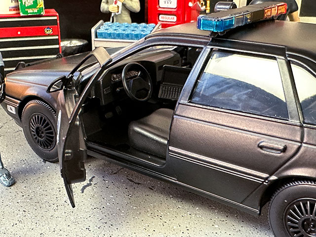 Jada　映画　ロボコップ　1986年　OCP　オムニ社　フォード　トーラス　ポリスカー　ダイキャストミニカー　1/24　（フィギュア付き）｜candytower｜05