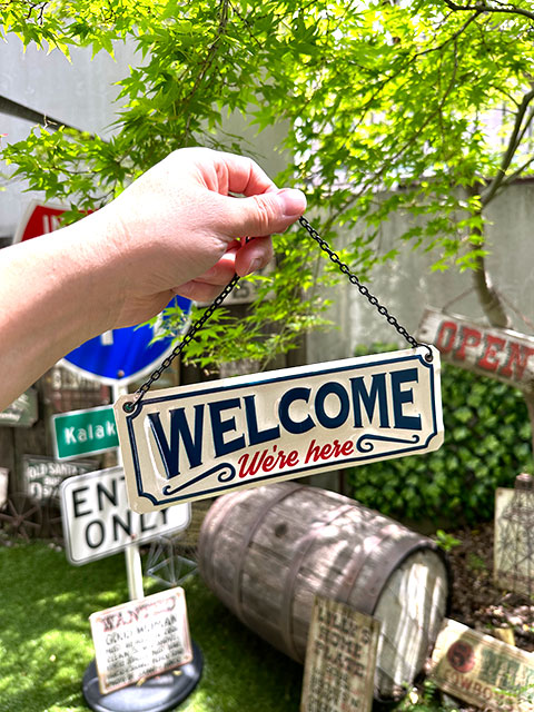 ウェルカム　ハンギングサイン　（WELCOME we're here）　■　アメリカン雑貨　アメリカ雑貨 |  | 03