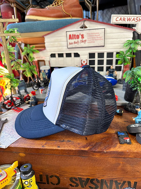 フライングエース　ミリタリースヌーピー　メッシュキャップ　（20TH　TASS）　帽子色＝ホワイト×ネイビー　アメリカン雑貨　アメリカ雑貨 |  | 03