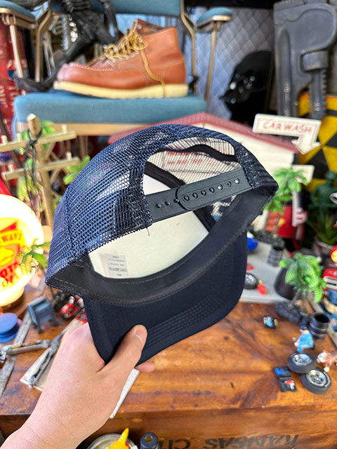 フライングエース　ミリタリースヌーピー　メッシュキャップ　（20TH　TASS）　帽子色＝ホワイト×ネイビー　アメリカン雑貨　アメリカ雑貨 |  | 04