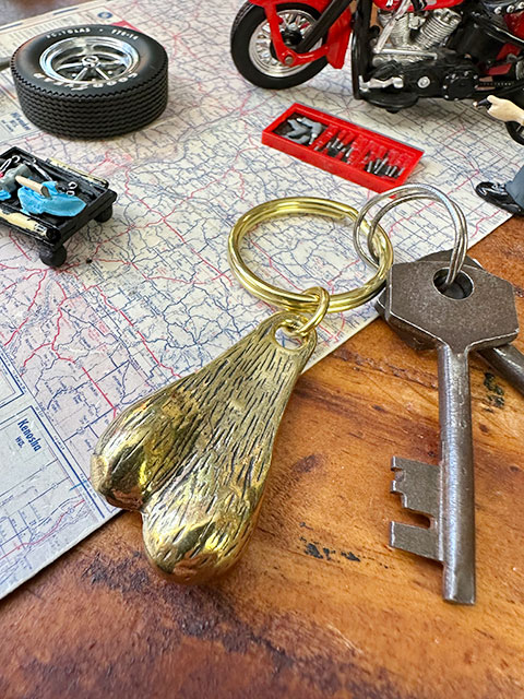 幸運＆金運を呼ぶ！　ゴールデンボールキーホルダー　ブルズボール　交通安全　バイカー　お守り ■ アメリカン雑貨 アメリカ雑貨 |  | 01