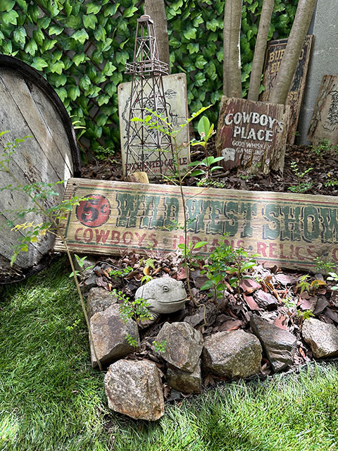 イギリスのカエルの石像　庭先に幸運を呼び込む縁起物　MADE IN ENGLAND ■ アメリカン雑貨 アメリカ雑貨 |  | 06