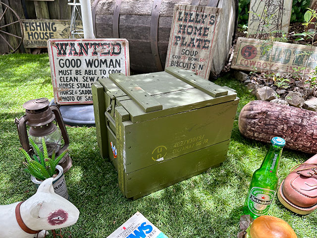 USED　木製アミニッションボックス　デンマーク軍　弾薬箱　中古 ■ アメリカン雑貨 アメリカ雑貨 |  | 08