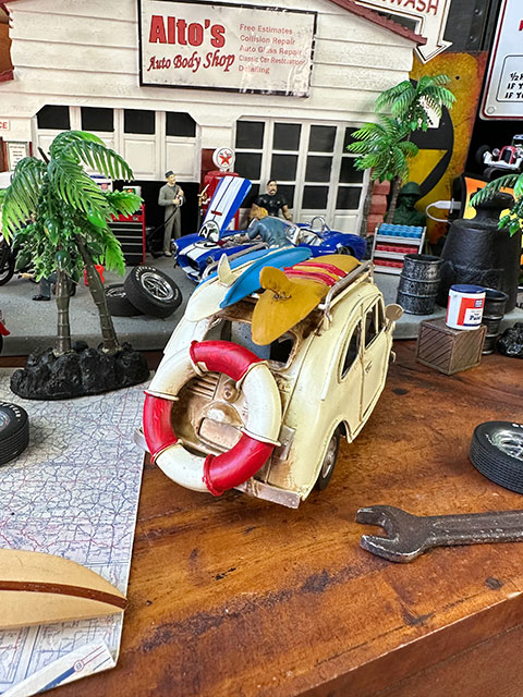 サーフ仕様フィアット500　チンクエチェント　ブリキオブジェ　（アイボリー）　■　アメリカン雑貨　アメリカ雑貨 |  | 06