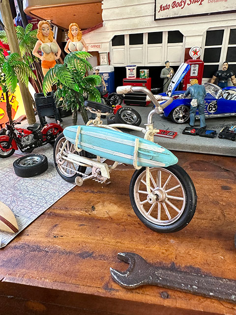 サーフビーチクルーザー　ブリキオブジェ　（Sサイズ/ホワイト）　■　アメリカン雑貨　アメリカ雑貨 | 