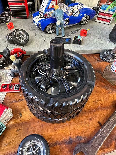 タイヤホイール型スピンアシュトレイ　（ブラック/TYPE　B）　灰皿　■　アメリカン雑貨　アメリカ雑貨　灰皿 |  | 01