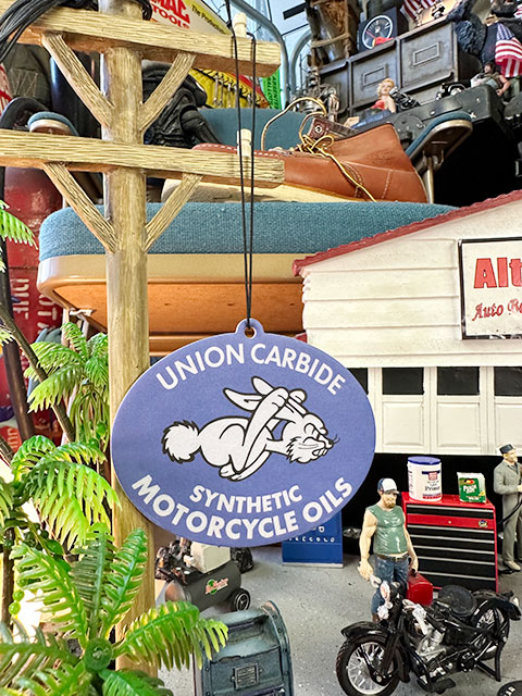 ユニオンカーバイド　エアーフレッシュナー　（ニューカー/新車の香り）　■　アメリカン雑貨　アメリカ雑貨 |  | 01