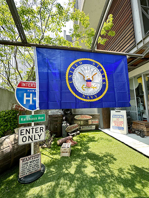 U.S.ネイビー　ミリタリーフラッグ　（エンブレム/横型）　■　アメリカン雑貨　アメリカ雑貨 |  | 02