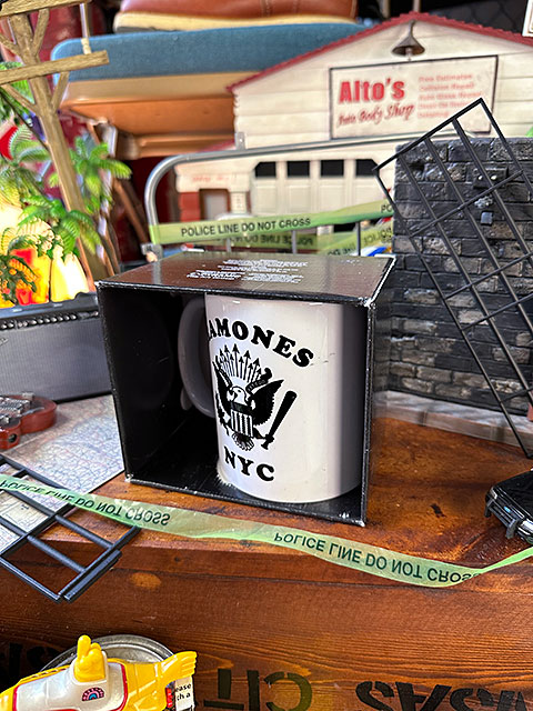 ラモーンズ　オフィシャルマグカップ　320ml　パンクロック　■ アメリカ雑貨 アメリカン雑貨　 |  | 04