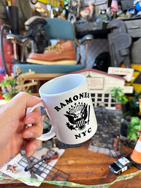 ラモーンズ　オフィシャルマグカップ　320ml　パンクロック　■ アメリカ雑貨 アメリカン雑貨　 |  | 01