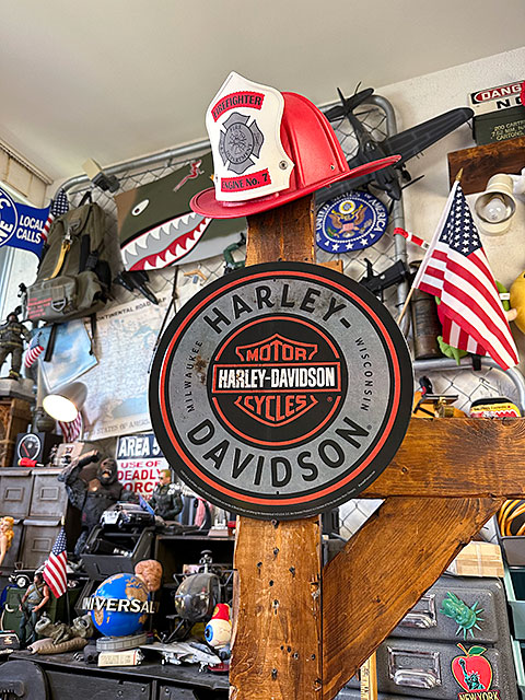 ハーレーダビッドソン　B&S　ヴィンテージ　ラウンド型　エンボスティンサイン　ブリキ看板 ■ アメリカン雑貨 アメリカ雑貨 | Harley Davidson | 05