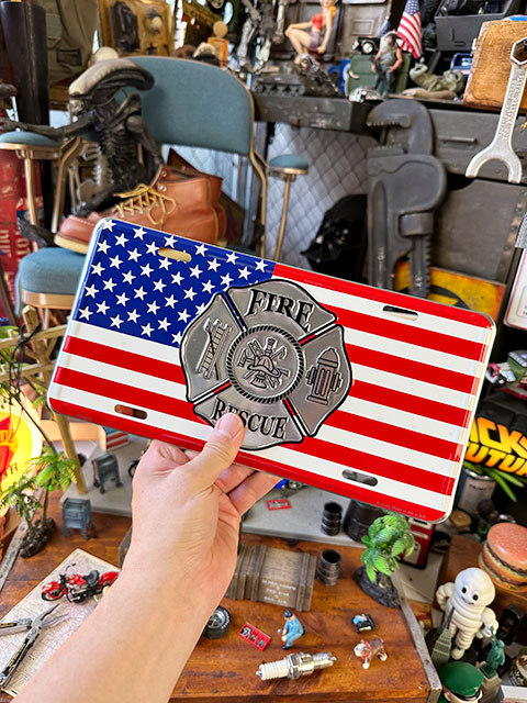 ファイヤーデプト＆星条旗　ライセンスプレート　ファイヤーマン　アメリカ消防士 ■ アメリカン雑貨 アメリカ雑貨 |  | 02