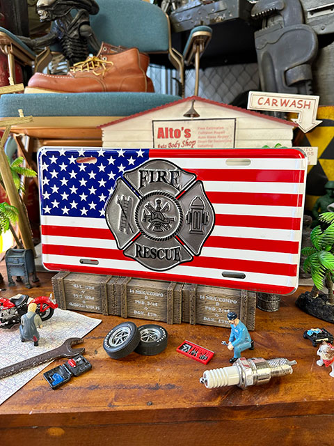 ファイヤーデプト＆星条旗　ライセンスプレート　ファイヤーマン　アメリカ消防士 ■ アメリカン雑貨 アメリカ雑貨 |  | 03