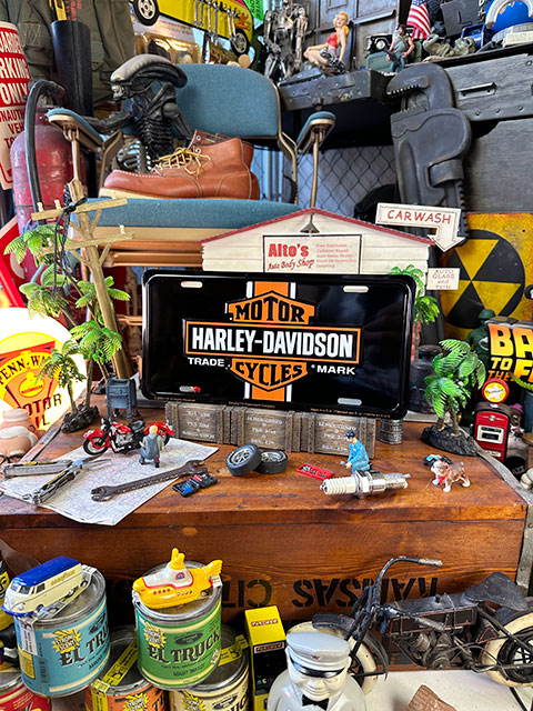 ハーレーダビッドソン　ライセンスプレート　（バーティカルストライプ）　■　アメリカン雑貨　アメリカ雑貨 | Harley Davidson | 01