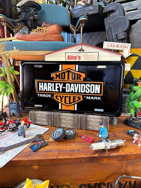 ハーレーダビッドソン　ライセンスプレート　（バーティカルストライプ）　■　アメリカン雑貨　アメリカ雑貨 | Harley Davidson | 02