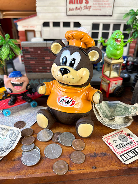 A＆W ルートベアー ソフビバンク 貯金箱 □ アメリカン雑貨 アメリカ雑貨 : 316296 : アメリカン雑貨専門店キャンディタワー - 通販 -  Yahoo!ショッピング