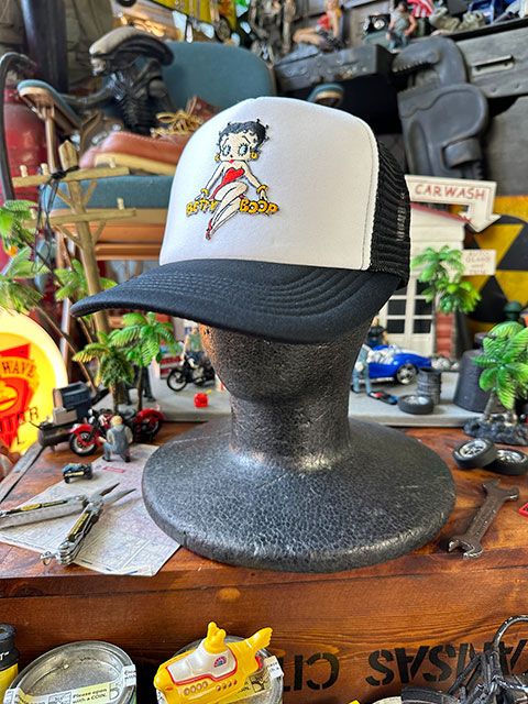 ベティ・ブープ　メッシュキャップ　帽子色＝ホワイト×ブラック ■ アメリカン雑貨 アメリカ雑貨 |  | 04