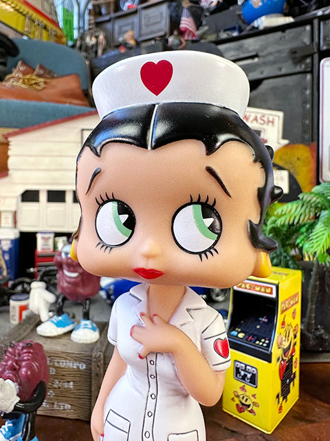 ベティちゃん ナースベティ フィギュア FUNKO ファンコ ナースベティ ボビングヘッド ベティ・ブープ