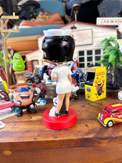 ベティちゃん ナースベティ フィギュア FUNKO ファンコ ナースベティ ボビングヘッド ベティ・ブープ