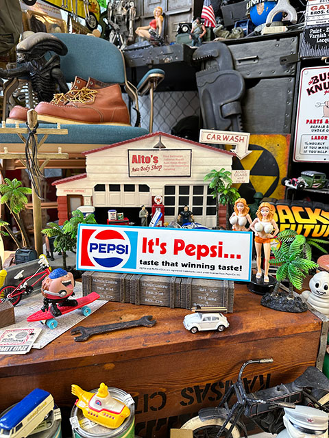 ペプシ　バンパーステッカー　（70年代ロゴ/It's　Pepsi）　■　アメリカン雑貨　アメリカ雑貨 |  | 01
