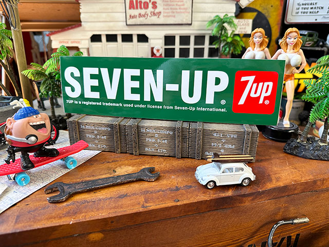 7UP　セブンアップ　バンパーステッカー　（グリーン）　■ アメリカン雑貨 アメリカ雑貨 | 