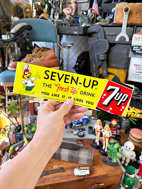 7UP　セブンアップ　バンパーステッカー　（フレッシュアップ　フレディ/イエロー）　■　アメリカン雑貨　アメリカ雑貨 |  | 02