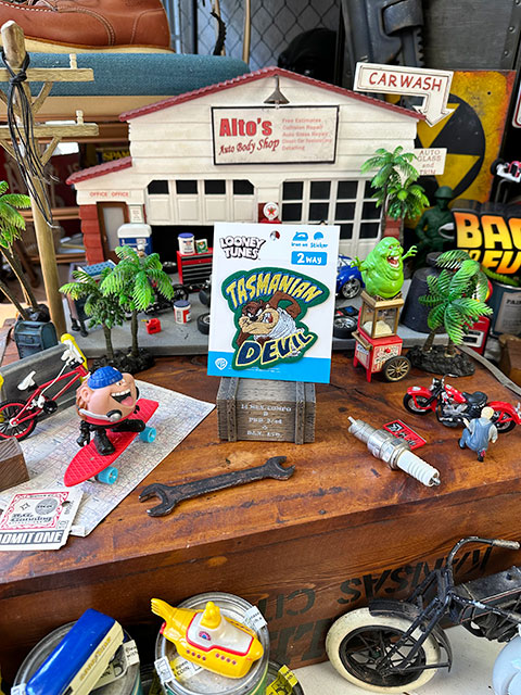 ルーニーテューンズ　キャラクター　2WAY　シールワッペン　（タズマニアン・デビル）　■　アメリカン雑貨　アメリカ雑貨 |  | 01