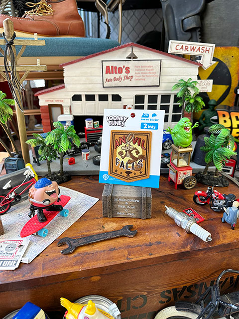 ルーニーテューンズ　キャラクター　2WAY　シールワッペン　（ワイリーコヨーテ）　■　アメリカン雑貨　アメリカ雑貨 爆買 |  | 01