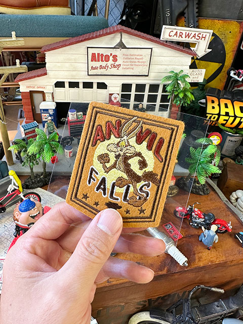 ルーニーテューンズ　キャラクター　2WAY　シールワッペン　（ワイリーコヨーテ）　■　アメリカン雑貨　アメリカ雑貨 爆買 |  | 02