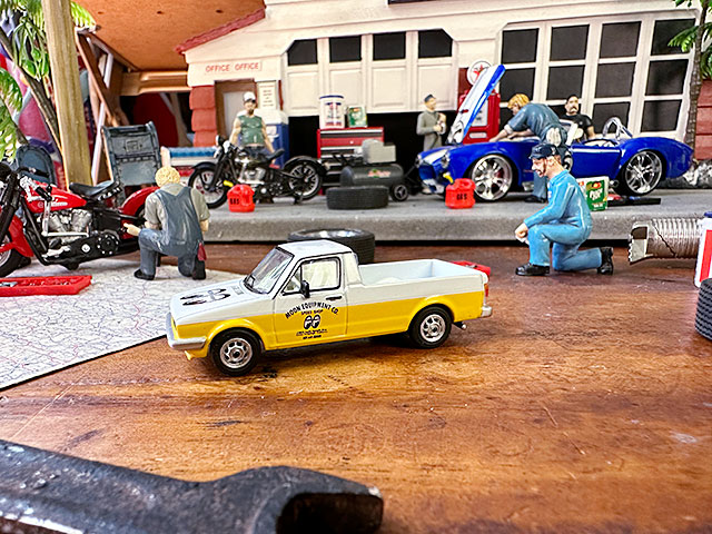 ターマックワークス×ムーンアイズ　コラボミニカー　フォルクス・ワーゲン　キャディ　ムーンイクイップド　1/64スケール |  | 03