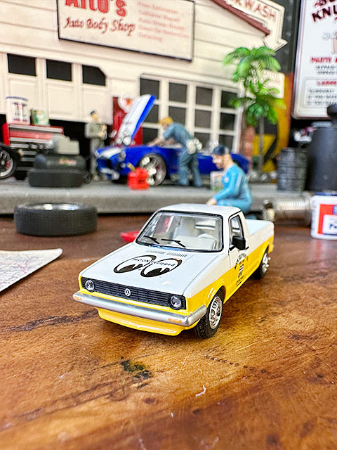 ターマックワークス×ムーンアイズ　コラボミニカー　フォルクス・ワーゲン　キャディ　ムーンイクイップド　1/64スケール |  | 04