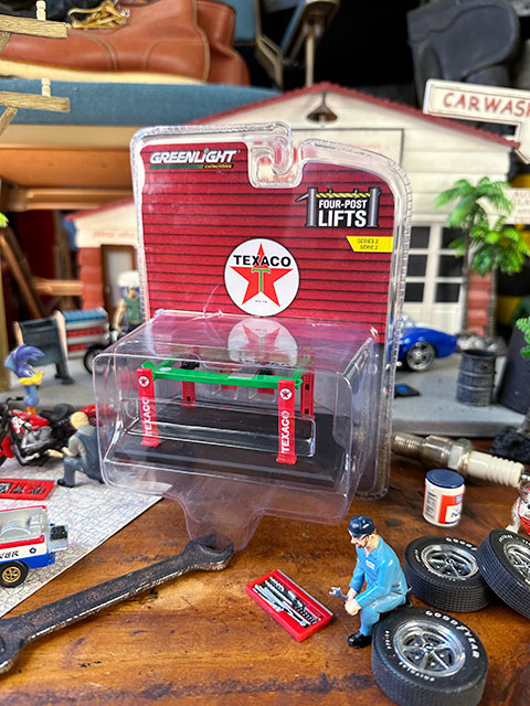 テキサコ　4ポストリフト　1/64スケール　リミテッドエディション　※ミニカーは付属しません ■ アメリカン雑貨 アメリカ雑貨 |  | 07