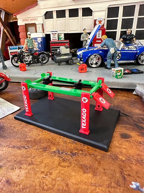 テキサコ　4ポストリフト　1/64スケール　リミテッドエディション　※ミニカーは付属しません ■ アメリカン雑貨 アメリカ雑貨 | 