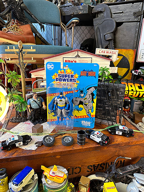 【超歓迎低価】バットマン バットモービル 1960s 限定版DCダイレク スタチュー バットマン