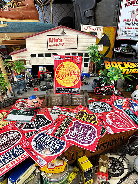 スーツケースステッカー　（#001/UNIVERS）　トラベルステッカー　■ アメリカ雑貨 アメリカン雑貨 |  | 01