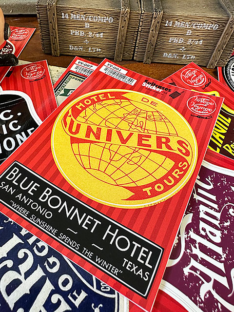 スーツケースステッカー　（#001/UNIVERS）　トラベルステッカー　■ アメリカ雑貨 アメリカン雑貨 |  | 03