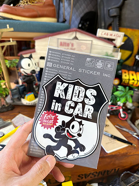フィリックス 「子供乗ってます」ステッカー （シールドシェイプ
