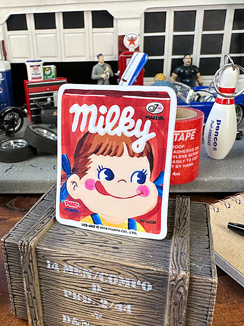 不二家　ミルキー　オフィシャル　ダイカット　ビニールステッカー小　（ミルキー箱）　■　アメリカン雑貨　アメリカ雑貨 爆買 | 
