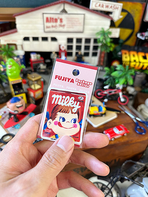不二家　ミルキー　オフィシャル　ダイカット　ビニールステッカー小　（ミルキー箱）　■　アメリカン雑貨　アメリカ雑貨 爆買 |  | 03
