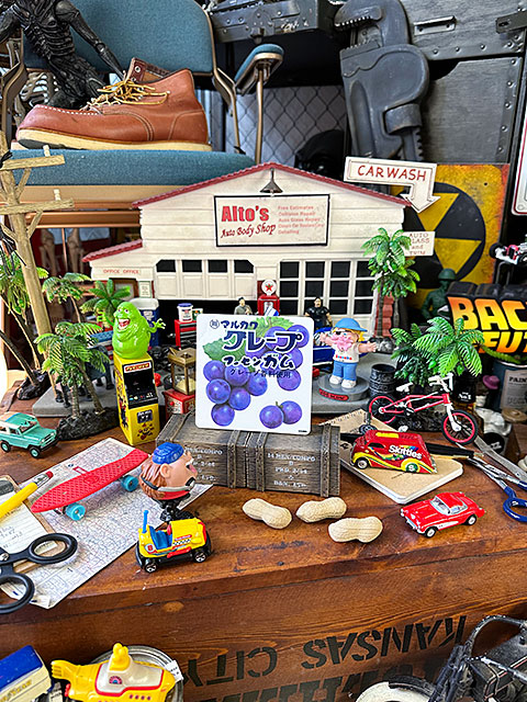 昭和レトロ　駄菓子　ステッカー　マルカワ　グレープフーセンガム　（Lサイズ）　■　アメリカン雑貨　アメリカ雑貨 |  | 01