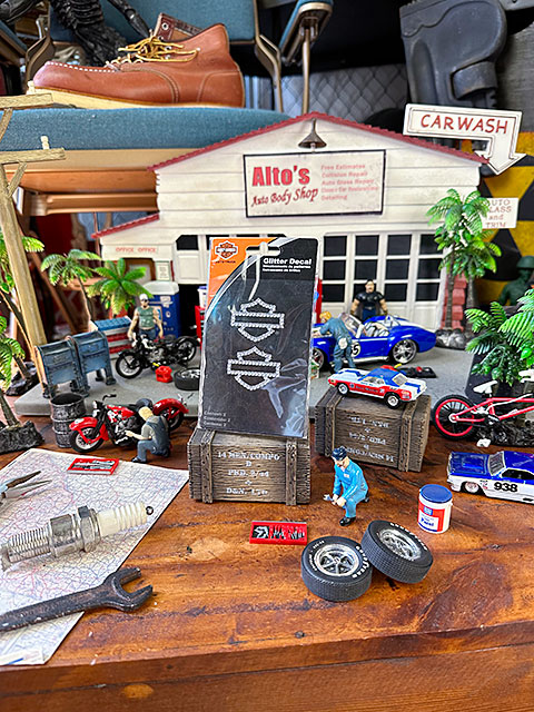 ハーレーダビッドソン　オフィシャルステッカー　グリッターデカール　（B&Sシルエット2P/ラインストーン）　アメリカン雑貨　アメリカ雑貨 | Harley Davidson | 01