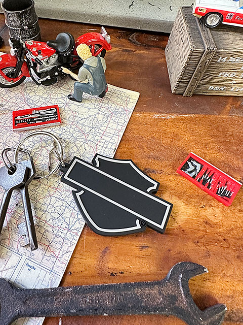 ハーレーダビッドソン　オフィシャル　キーホルダー　（B&S/ブラックシルエット/PVC製）　ラバーキーホルダー | Harley Davidson