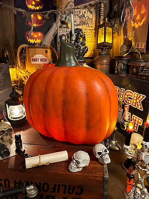 炎がメラメラ燃えてるみたい！ メラメラ パンプキンランタン 42cm